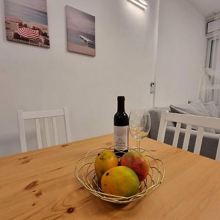 Beautiful 2-Bedroom Sea-View Apartment Нетанья Екстер'єр фото