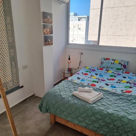 Beautiful 2-Bedroom Sea-View Apartment Нетанья Екстер'єр фото