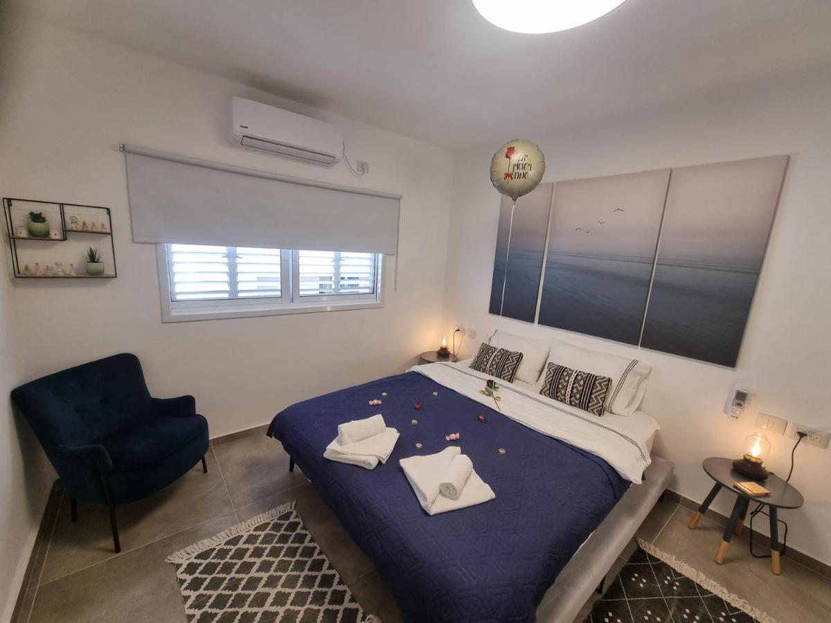 Beautiful 2-Bedroom Sea-View Apartment Нетанья Екстер'єр фото