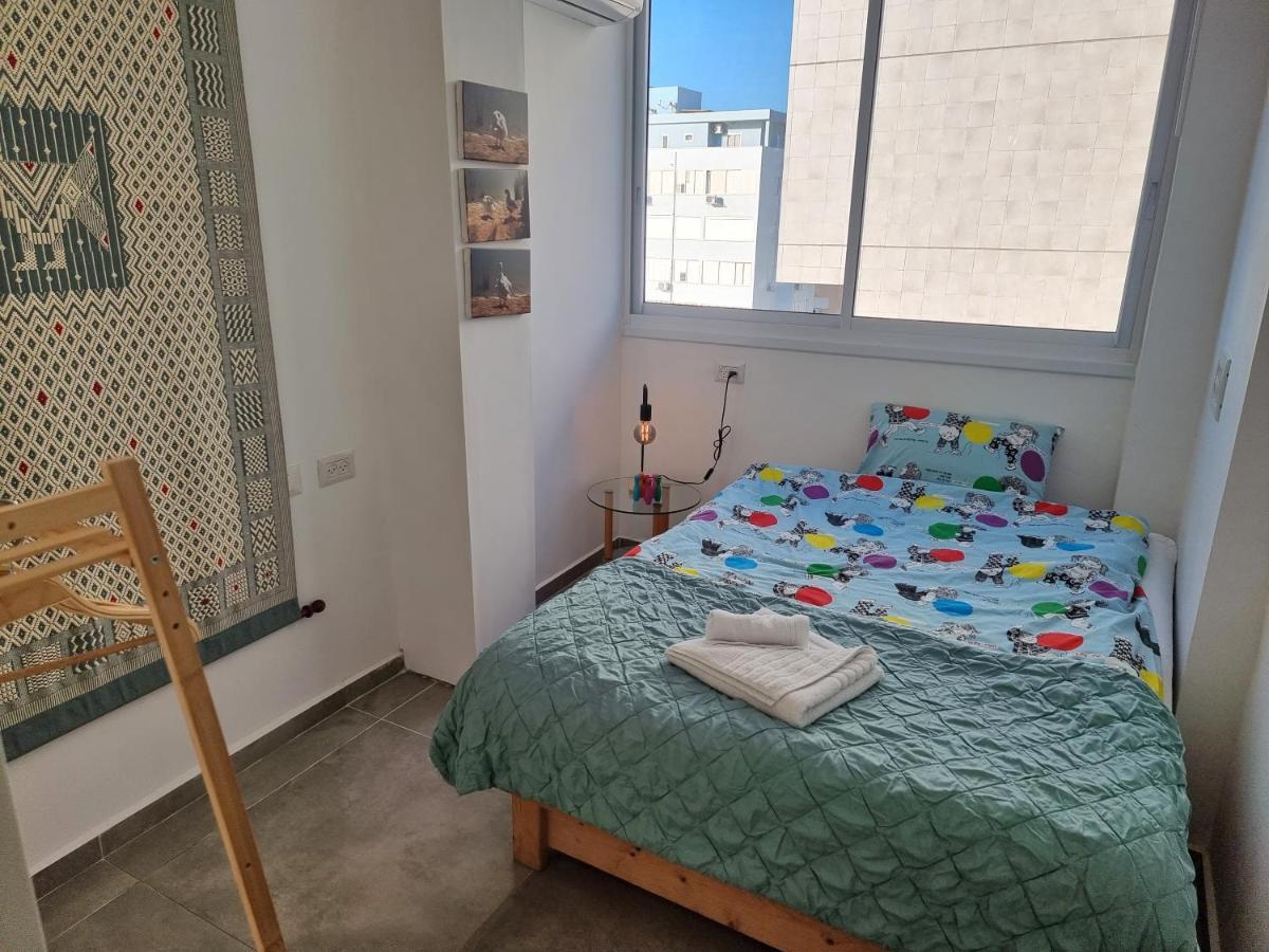 Beautiful 2-Bedroom Sea-View Apartment Нетанья Екстер'єр фото