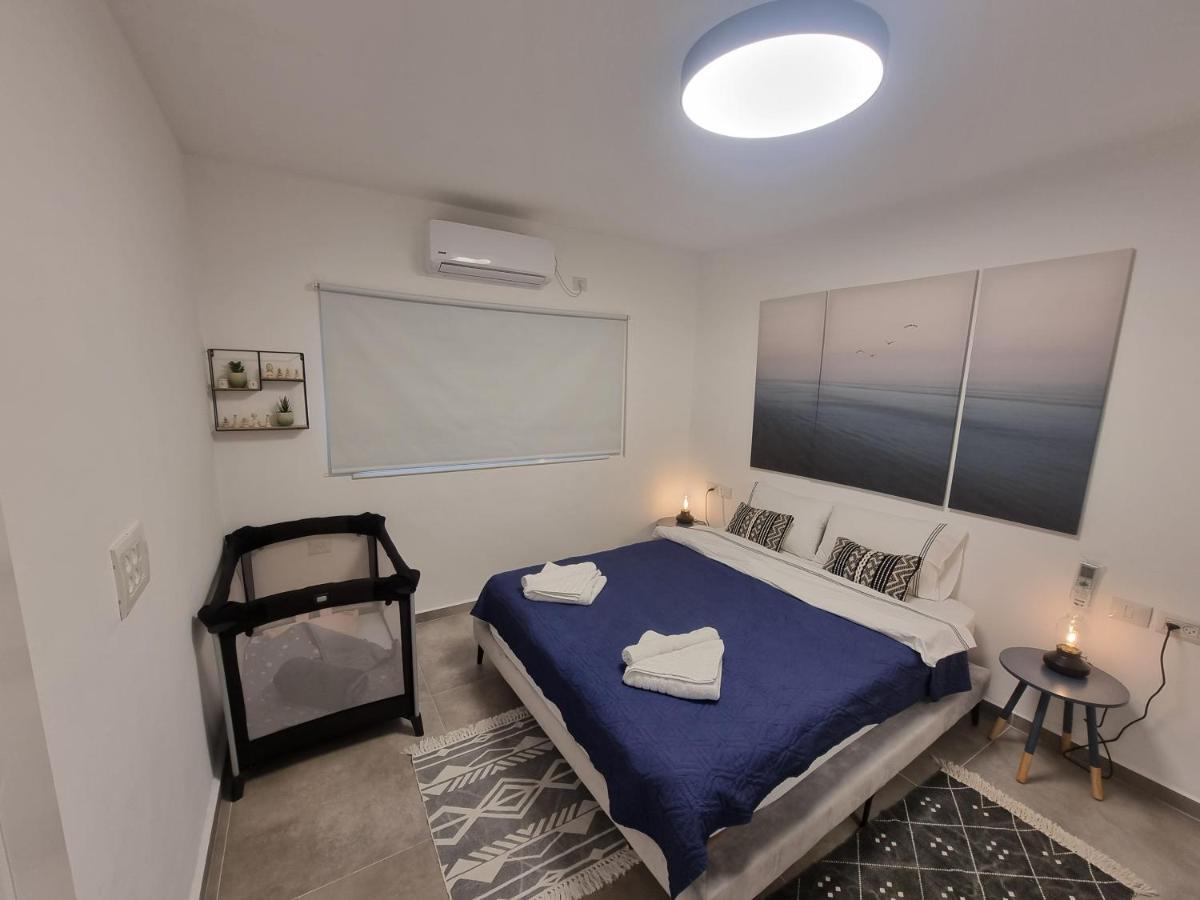 Beautiful 2-Bedroom Sea-View Apartment Нетанья Екстер'єр фото